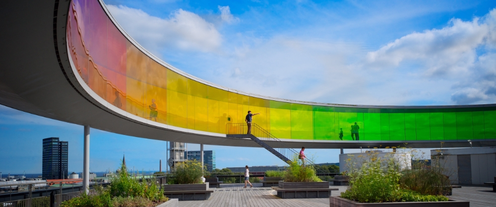 El museo de arte ARoS en Aarhus, Dinamarca, un centro cultural de vanguardia en una de las ciudades universitarias más dinámicas de Escandinavia.